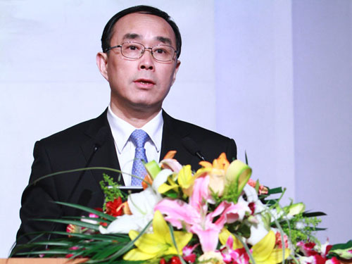 中国联通董事长常小兵在峰会上提出了wo+开放
