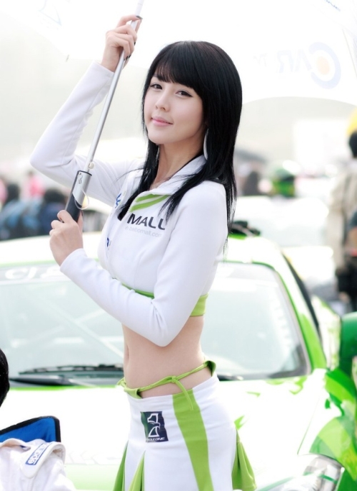 最爱烹饪的百变美女 韩国顶级车模:李智友